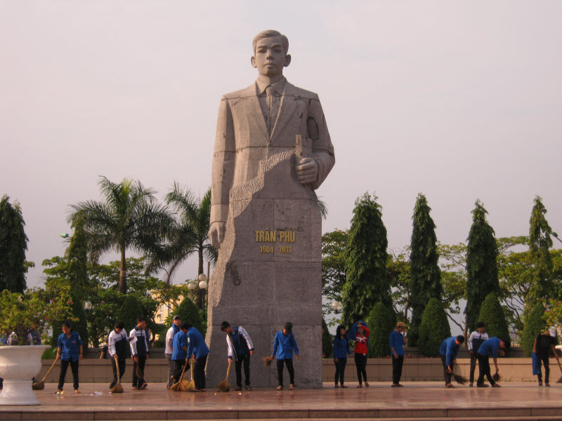 Tượng đài Trần Phú